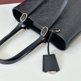 Gucci Top Quality 847456 GG Emblem Medium Tote Bag